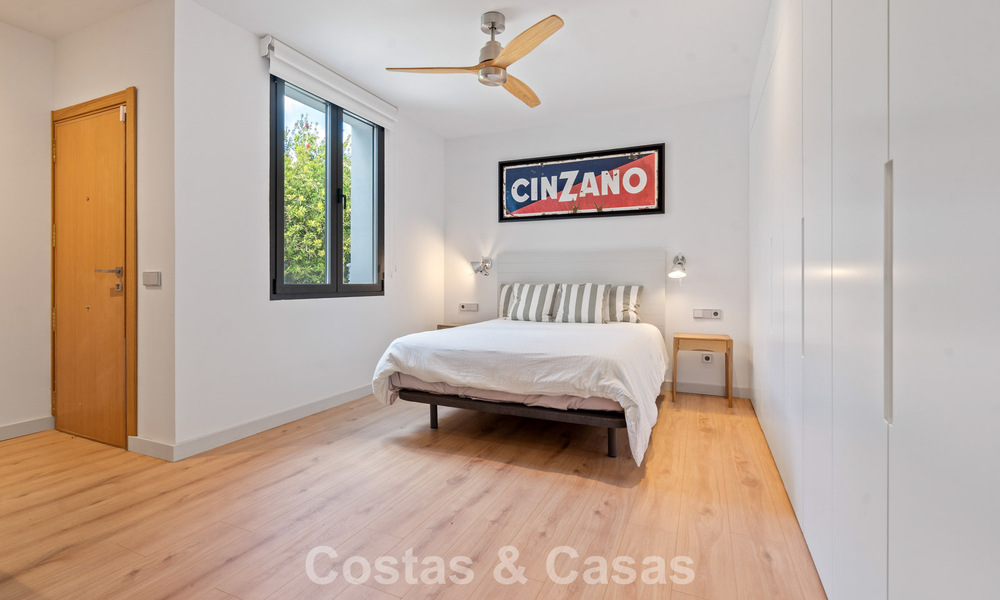 Amplia villa moderna con casa de invitados independiente en venta en El Madroñal, Benahavís - Marbella 794079