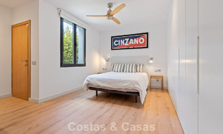 Amplia villa moderna con casa de invitados independiente en venta en El Madroñal, Benahavís - Marbella 794079 