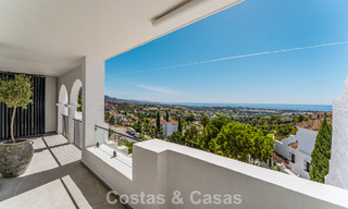 Apartamento dúplex listo para entrar a vivir, lujosamente reformado, en venta en las colinas de Marbella - Benahavís 794095 
