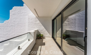 Apartamento dúplex listo para entrar a vivir, lujosamente reformado, en venta en las colinas de Marbella - Benahavís 794097 