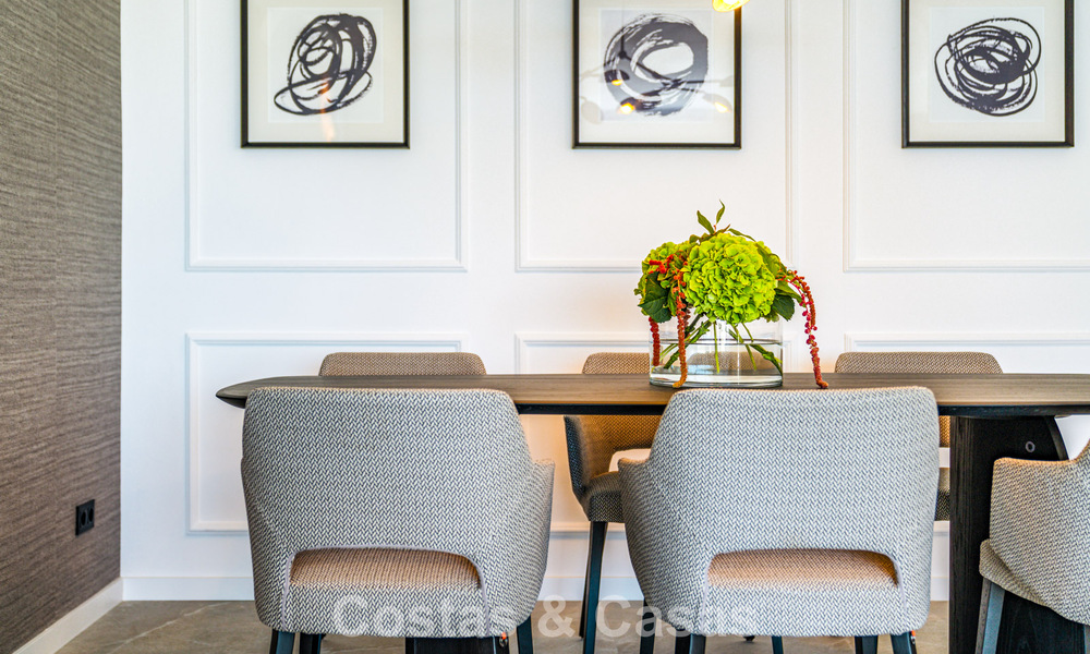 Apartamento dúplex listo para entrar a vivir, lujosamente reformado, en venta en las colinas de Marbella - Benahavís 794098