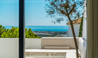 Apartamento dúplex listo para entrar a vivir, lujosamente reformado, en venta en las colinas de Marbella - Benahavís 794100 