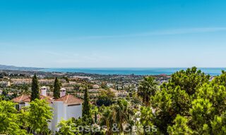 Apartamento dúplex listo para entrar a vivir, lujosamente reformado, en venta en las colinas de Marbella - Benahavís 794105 