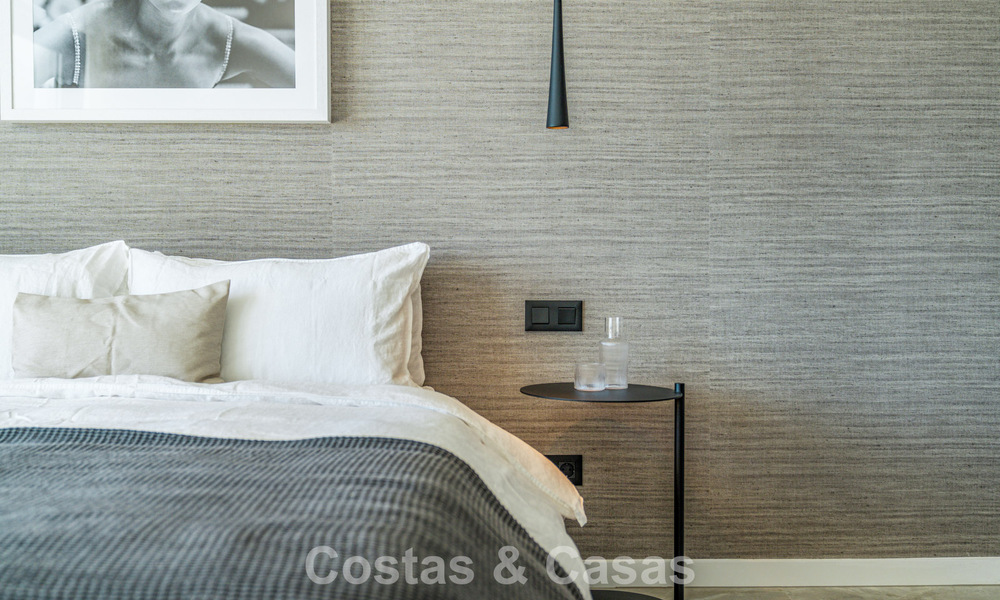 Apartamento dúplex listo para entrar a vivir, lujosamente reformado, en venta en las colinas de Marbella - Benahavís 794106