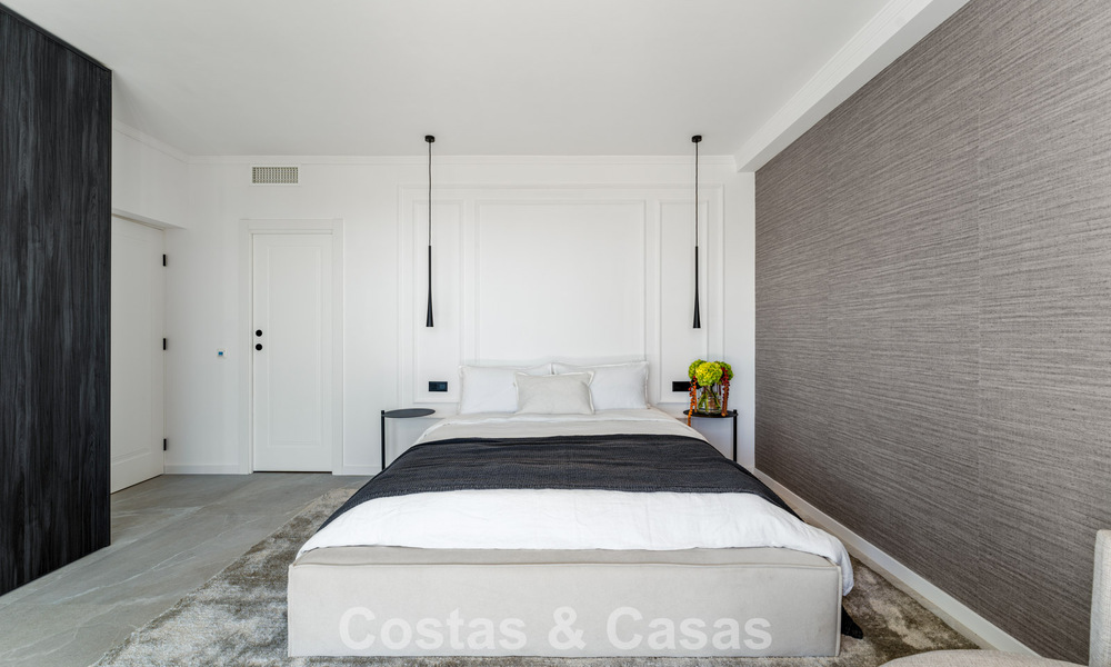 Apartamento dúplex listo para entrar a vivir, lujosamente reformado, en venta en las colinas de Marbella - Benahavís 794107