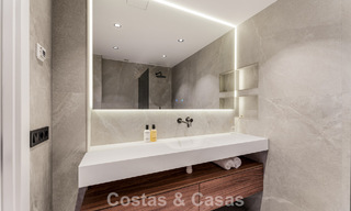 Apartamento dúplex listo para entrar a vivir, lujosamente reformado, en venta en las colinas de Marbella - Benahavís 794111 