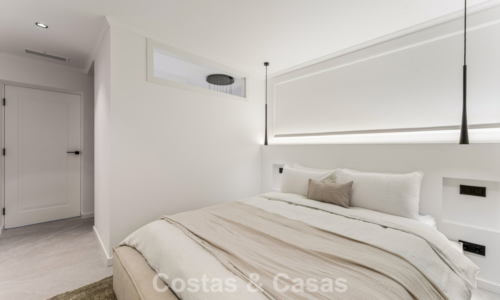 Apartamento dúplex listo para entrar a vivir, lujosamente reformado, en venta en las colinas de Marbella - Benahavís 794113
