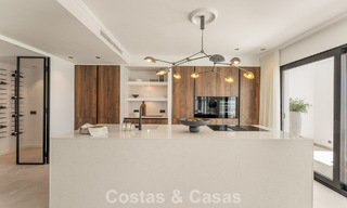 Apartamento dúplex listo para entrar a vivir, lujosamente reformado, en venta en las colinas de Marbella - Benahavís 794118 