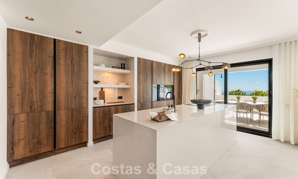 Apartamento dúplex listo para entrar a vivir, lujosamente reformado, en venta en las colinas de Marbella - Benahavís 794119