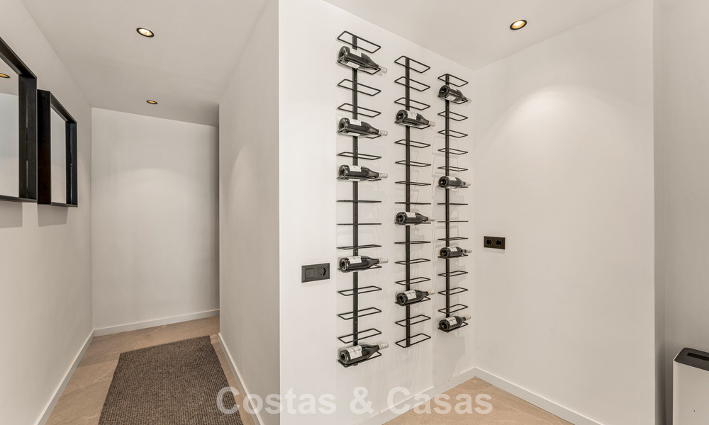 Apartamento dúplex listo para entrar a vivir, lujosamente reformado, en venta en las colinas de Marbella - Benahavís 794121