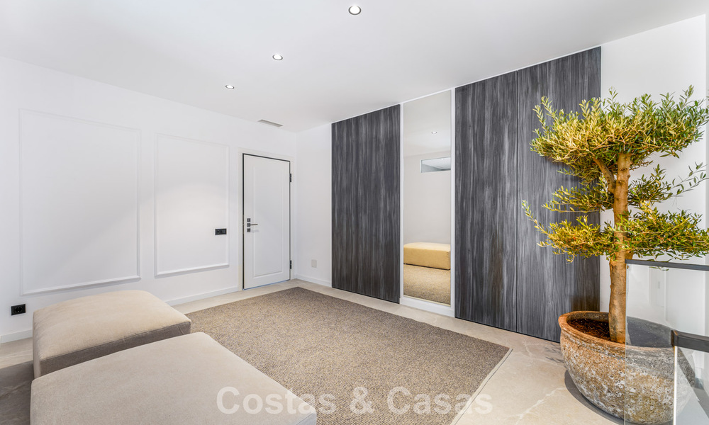 Apartamento dúplex listo para entrar a vivir, lujosamente reformado, en venta en las colinas de Marbella - Benahavís 794123