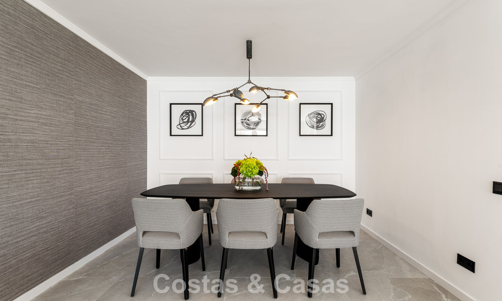 Apartamento dúplex listo para entrar a vivir, lujosamente reformado, en venta en las colinas de Marbella - Benahavís 794127