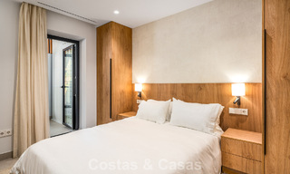 Apartamento de lujo renovado con vistas al mar en venta en la codiciada Nueva Andalucía, Marbella 794143 