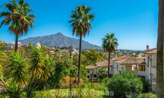 Apartamento de lujo renovado con vistas al mar en venta en la codiciada Nueva Andalucía, Marbella 794153 