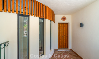 Apartamento de lujo renovado con vistas al mar en venta en la codiciada Nueva Andalucía, Marbella 794155 