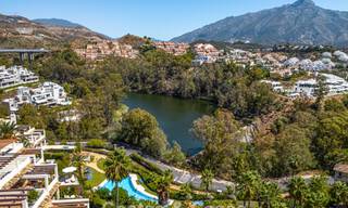 Apartamento de lujo renovado con vistas al mar en venta en la codiciada Nueva Andalucía, Marbella 794157 