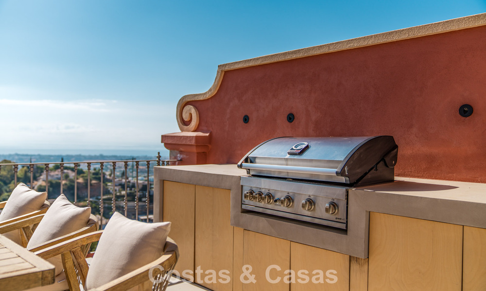 Ático de diseño escandinavo exclusivo con vistas de 180° en venta en Benahavís - Marbella 794180