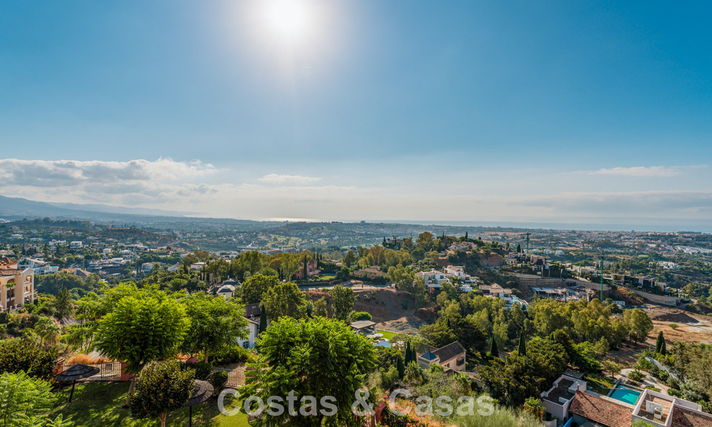 Ático de diseño escandinavo exclusivo con vistas de 180° en venta en Benahavís - Marbella 794183
