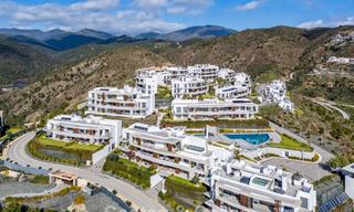 Amplio apartamento contemporáneo, listo para entrar a vivir en venta en las colinas de la Quinta en Marbella - Benahavís 794370 