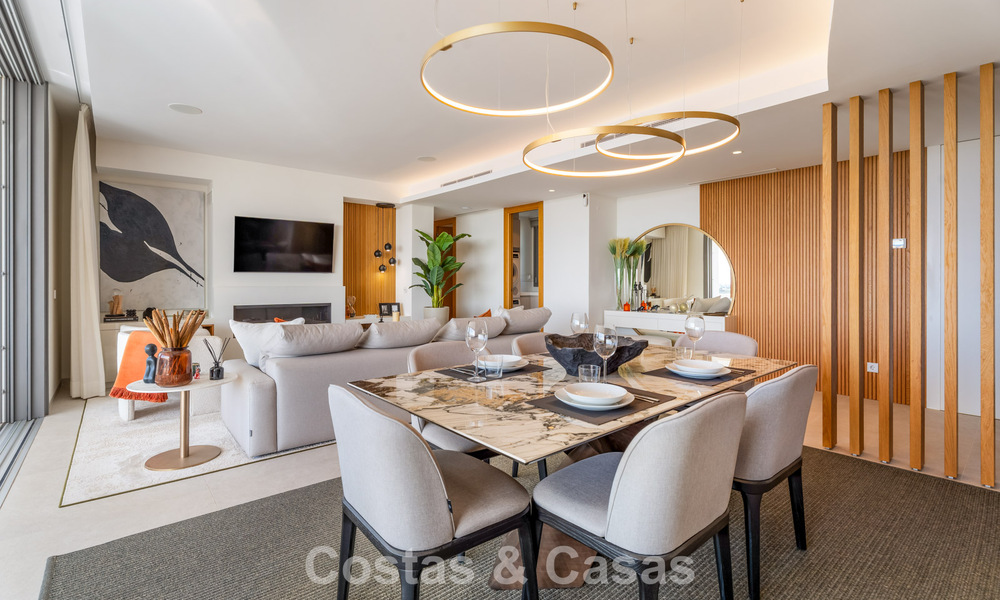 Amplio apartamento contemporáneo, listo para entrar a vivir en venta en las colinas de la Quinta en Marbella - Benahavís 794373