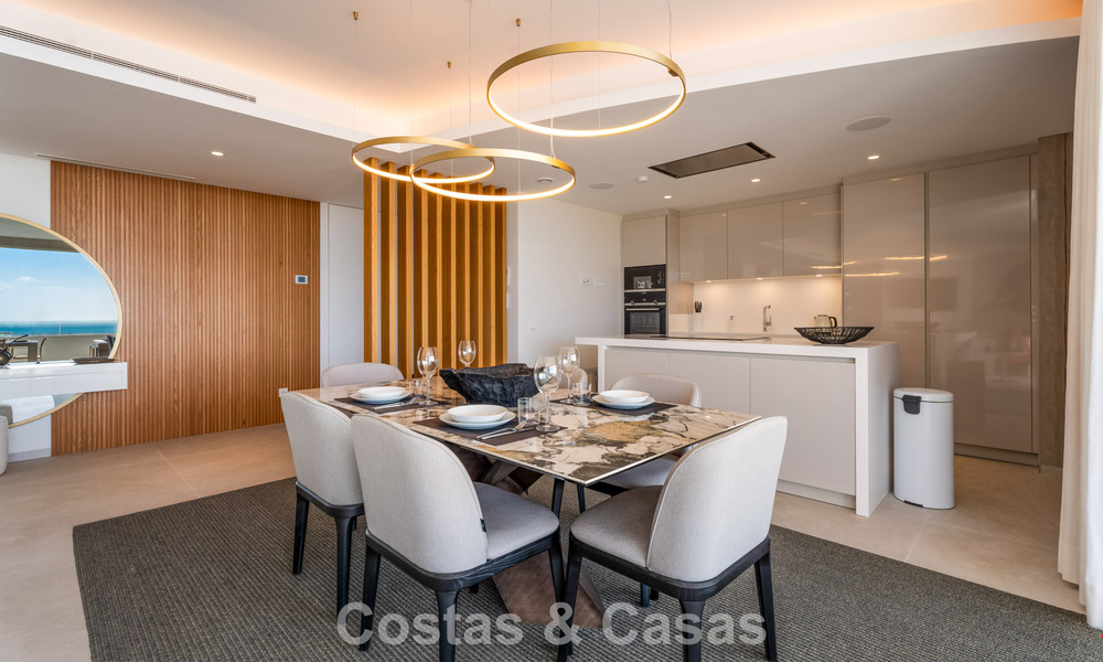 Amplio apartamento contemporáneo, listo para entrar a vivir en venta en las colinas de la Quinta en Marbella - Benahavís 794376
