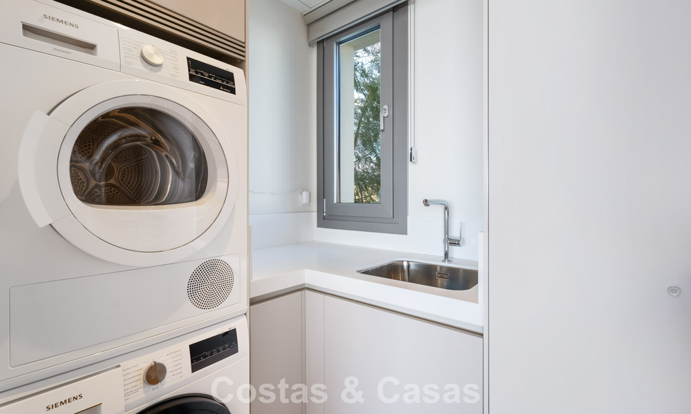 Amplio apartamento contemporáneo, listo para entrar a vivir en venta en las colinas de la Quinta en Marbella - Benahavís 794381