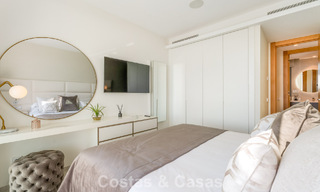 Amplio apartamento contemporáneo, listo para entrar a vivir en venta en las colinas de la Quinta en Marbella - Benahavís 794389 