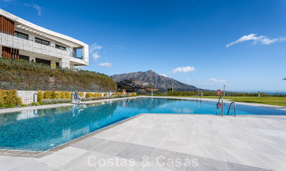 Amplio apartamento contemporáneo, listo para entrar a vivir en venta en las colinas de la Quinta en Marbella - Benahavís 794401