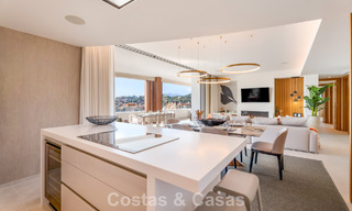 Amplio apartamento contemporáneo, listo para entrar a vivir en venta en las colinas de la Quinta en Marbella - Benahavís 794405 