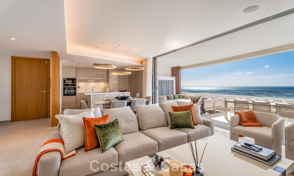 Amplio apartamento contemporáneo, listo para entrar a vivir en venta en las colinas de la Quinta en Marbella - Benahavís 794406