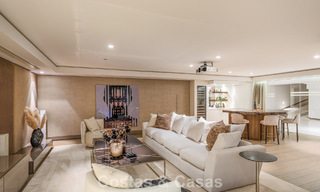Prestigiosa villa pareada moderna renovada en venta, segunda línea de playa en Puente Romano en la Milla de Oro de Marbella 794443 