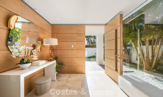 Prestigiosa villa pareada moderna renovada en venta, segunda línea de playa en Puente Romano en la Milla de Oro de Marbella 794447 