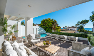 Prestigiosa villa pareada moderna renovada en venta, segunda línea de playa en Puente Romano en la Milla de Oro de Marbella 794458 