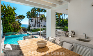 Prestigiosa villa pareada moderna renovada en venta, segunda línea de playa en Puente Romano en la Milla de Oro de Marbella 794459 
