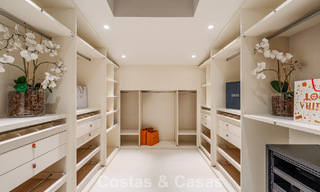 Prestigiosa villa pareada moderna renovada en venta, segunda línea de playa en Puente Romano en la Milla de Oro de Marbella 794475 