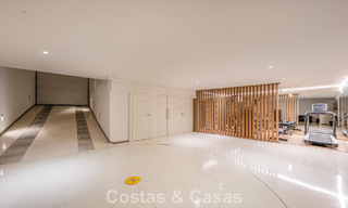 Prestigiosa villa pareada moderna renovada en venta, segunda línea de playa en Puente Romano en la Milla de Oro de Marbella 794476 