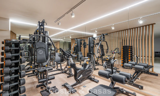 Prestigiosa villa pareada moderna renovada en venta, segunda línea de playa en Puente Romano en la Milla de Oro de Marbella 794477 