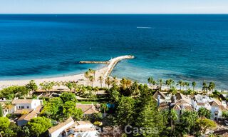 Prestigiosa villa pareada moderna renovada en venta, segunda línea de playa en Puente Romano en la Milla de Oro de Marbella 794479 