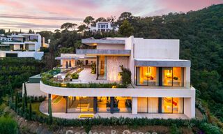 Villa de lujo totalmente nueva con vistas panorámicas en venta en la urbanización cerrada de El Madroñal, Benahavis - Marbella 794191 