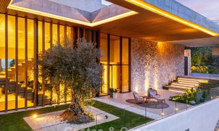 Villa de lujo totalmente nueva con vistas panorámicas en venta en la urbanización cerrada de El Madroñal, Benahavis - Marbella 794192 