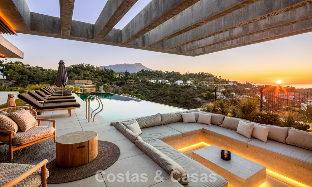 Villa de lujo totalmente nueva con vistas panorámicas en venta en la urbanización cerrada de El Madroñal, Benahavis - Marbella 794199