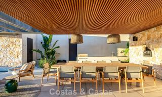 Villa de lujo totalmente nueva con vistas panorámicas en venta en la urbanización cerrada de El Madroñal, Benahavis - Marbella 794202 