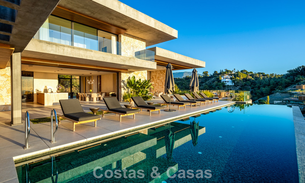 Villa de lujo totalmente nueva con vistas panorámicas en venta en la urbanización cerrada de El Madroñal, Benahavis - Marbella 794203