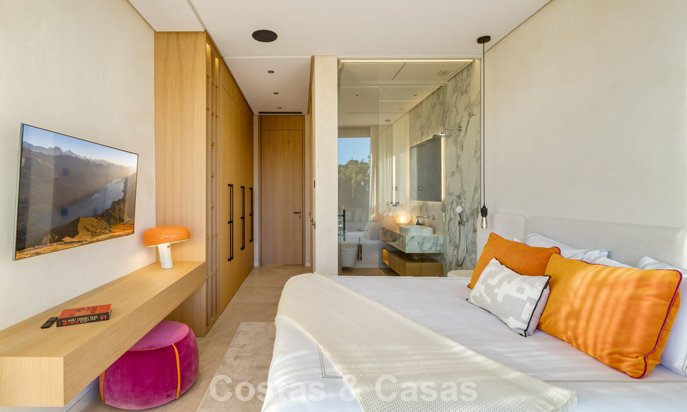 Villa de lujo totalmente nueva con vistas panorámicas en venta en la urbanización cerrada de El Madroñal, Benahavis - Marbella 794205