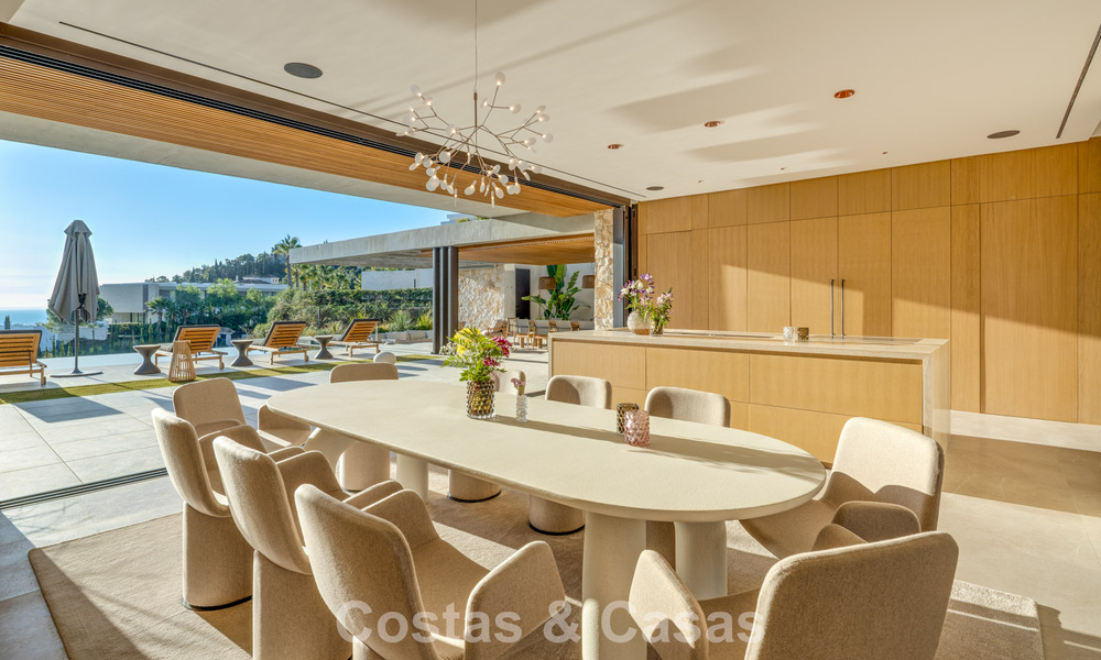 Villa de lujo totalmente nueva con vistas panorámicas en venta en la urbanización cerrada de El Madroñal, Benahavis - Marbella 794208