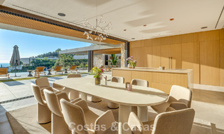 Villa de lujo totalmente nueva con vistas panorámicas en venta en la urbanización cerrada de El Madroñal, Benahavis - Marbella 794208 