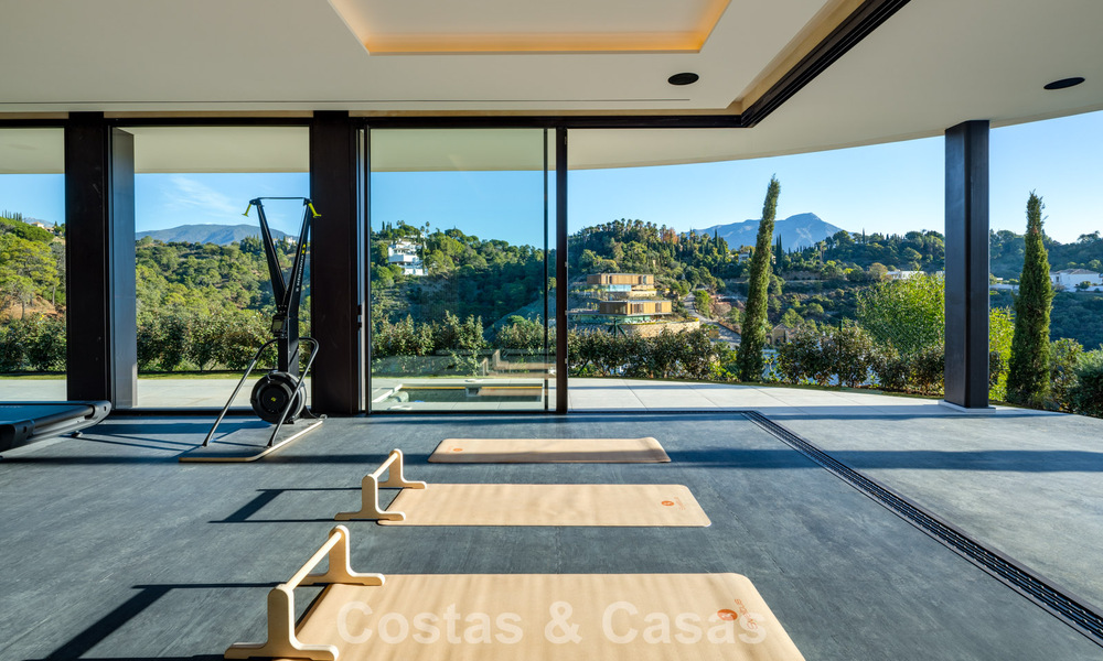 Villa de lujo totalmente nueva con vistas panorámicas en venta en la urbanización cerrada de El Madroñal, Benahavis - Marbella 794210