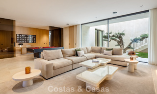 Villa de lujo totalmente nueva con vistas panorámicas en venta en la urbanización cerrada de El Madroñal, Benahavis - Marbella 794213 