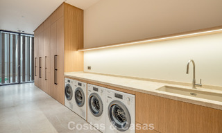 Villa de lujo totalmente nueva con vistas panorámicas en venta en la urbanización cerrada de El Madroñal, Benahavis - Marbella 794216 