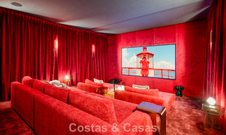 Villa de lujo totalmente nueva con vistas panorámicas en venta en la urbanización cerrada de El Madroñal, Benahavis - Marbella 794217 